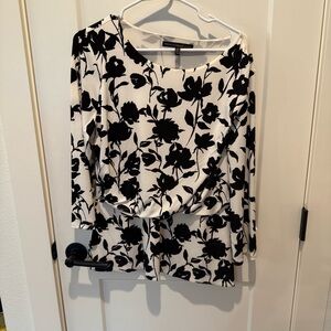White House Black Market Ladies White w/Black Floral Print Tunic. XL, P2P 21”